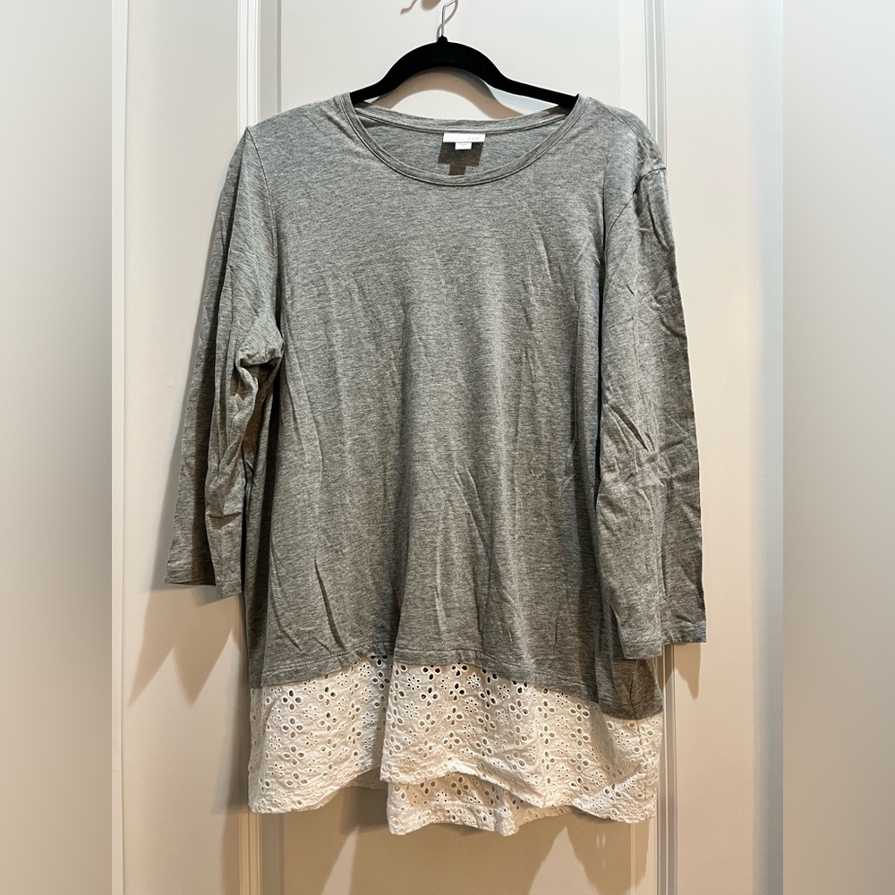 J Jill Gray White Eyelet Hem 3/4 Sleeve Blouse Large armpit to armpit 22” tunic